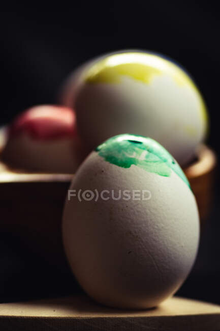Conjunto de huevos de mal color - foto de stock