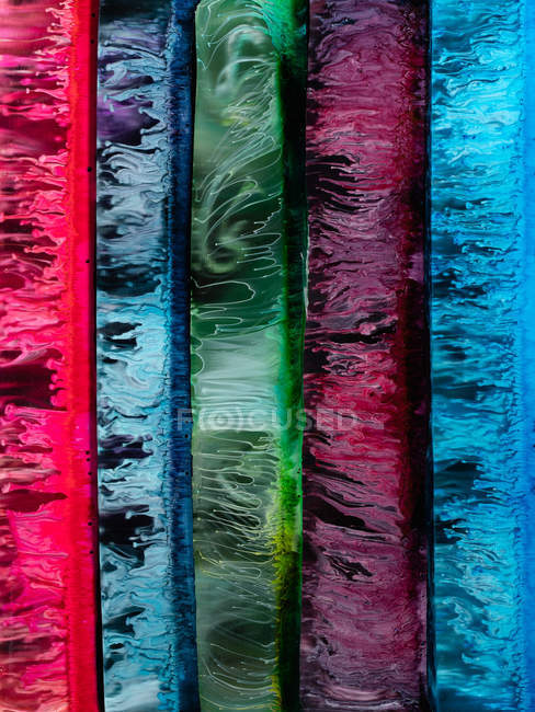 Крупный план абстрактных ярких разноцветных эпоксидных смол — стоковое фото