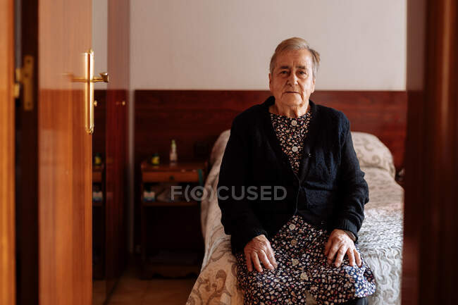 Portrait of elderly woman with Alzheimer's. — Stock Photo