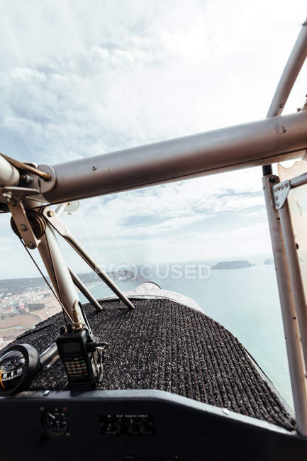 Вид з повітря всередину кабіни маленької площини — стокове фото
