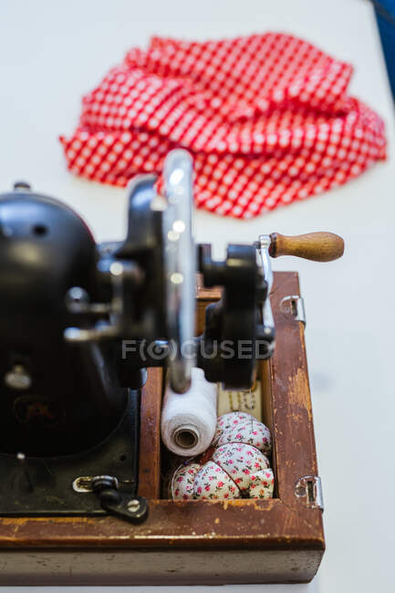 Sewing modern machine in cozy workshop — Stock Photo