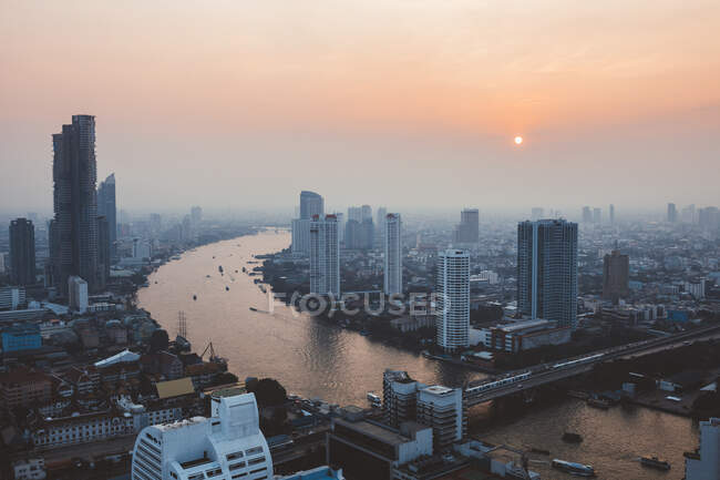 View of the city from a balcony — Foto stock