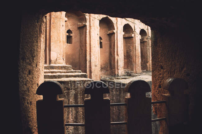 Una de las iglesias excavadas en Lalibela, Etiopía - foto de stock