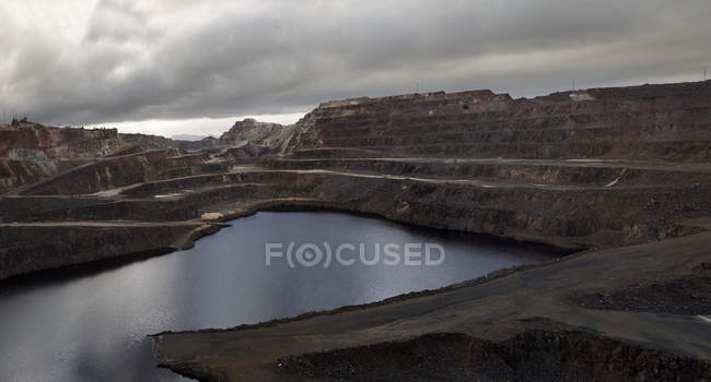 Veduta paesaggistica delle terrazze minerarie sulle colline di Riotinto, Huelva — Foto stock