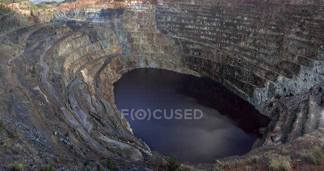 Vista paisagem de terraços de mineração em colinas de Riotinto, Huelva — Fotografia de Stock