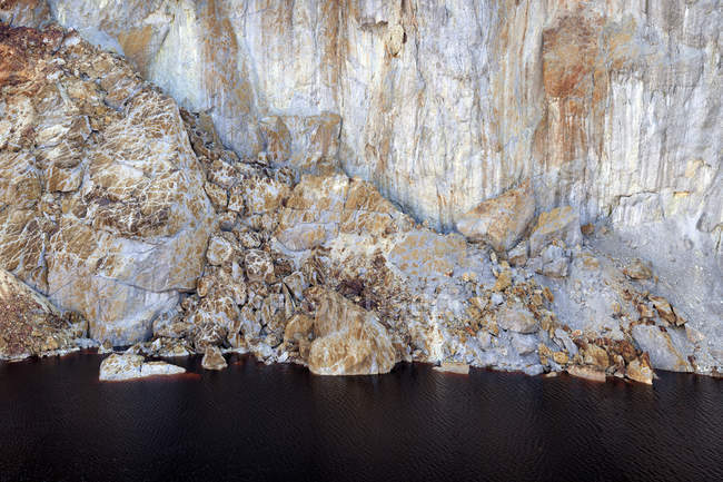 Paesaggio roccioso al mattino presto nelle miniere di Riotinto, Huelva — Foto stock