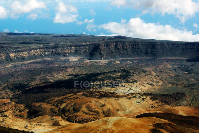Paisaje volcánico en zona salvaje desierta - foto de stock