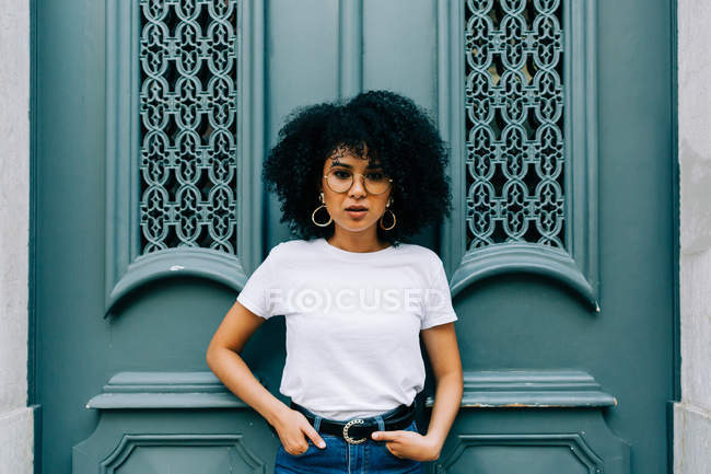 white t shirt black jeans girl