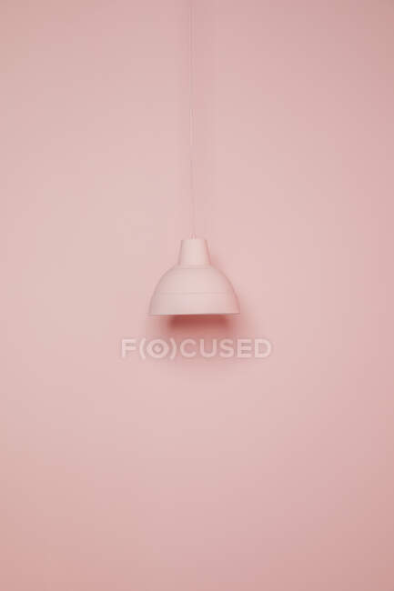 Lampe rose sur fond rose — Photo de stock