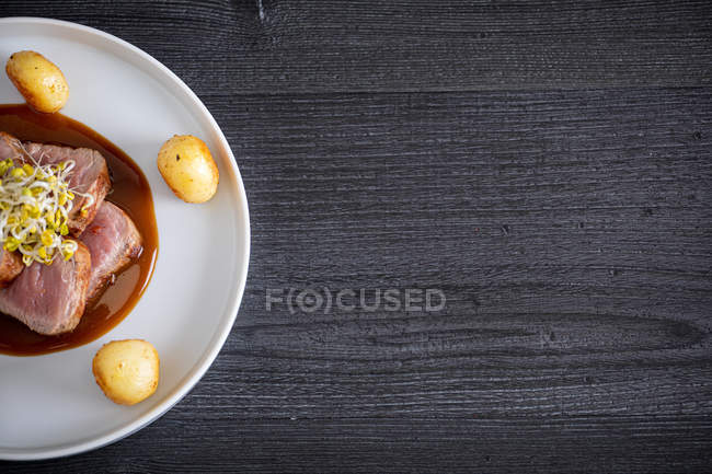 Lombo uroso con soia allo zenzero arancione e patate — Foto stock