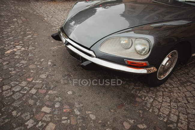 From above of black retro car in street of Paris on asphalt — Stock Photo