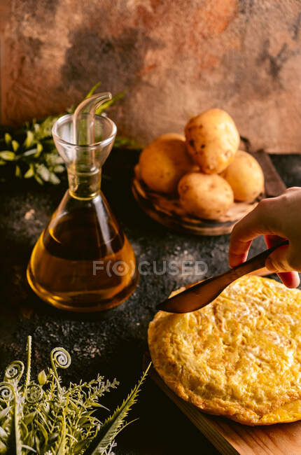 Meal of eggs and potatoes on table — Stock Photo
