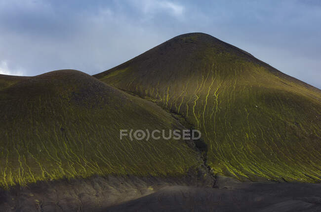 Scenic view of majestic colorful mountain ridges in cloudy day in Iceland — Stock Photo