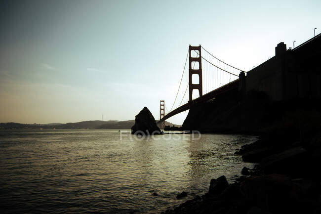 Мост Золотые Ворота на восходе солнца — стоковое фото