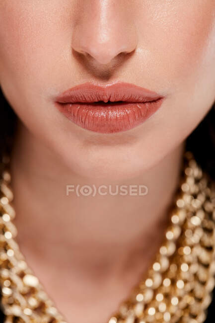 Belos lábios de mulher na moda — Fotografia de Stock