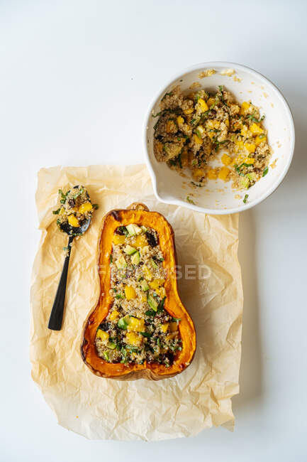 Vegan stuffed pumpkin with quinoa and vegetables — Stock Photo