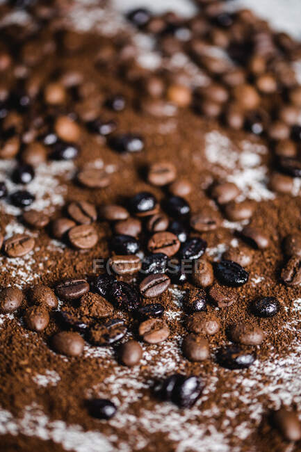 Aromatic mixed coffee beans background — Stock Photo