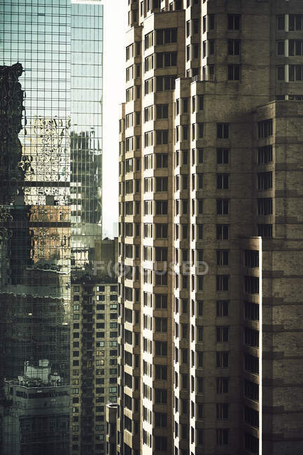 Bonitas vistas de los rascacielos de la ciudad de Nueva York - foto de stock