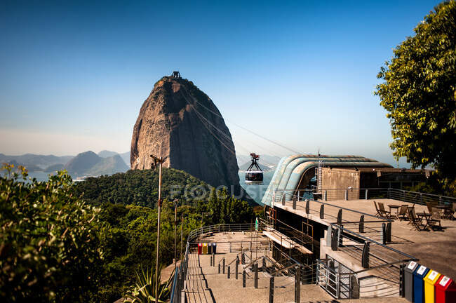 Belas vistas de um teleférico no Rio de Janeiro — Fotografia de Stock