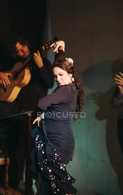 Hispanic artists giving flamenco performance on theater stage — Stock Photo