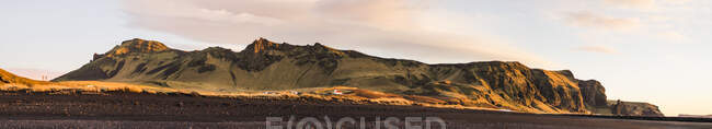 Схід сонця у Віку (Ісландія). — стокове фото