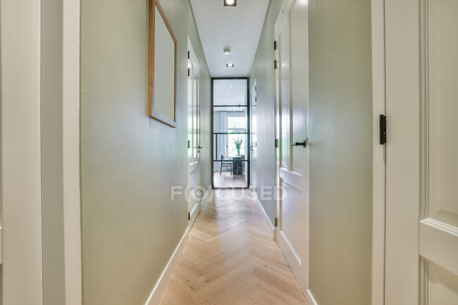 A long empty corridor designed in minimalistic style — Stock Photo