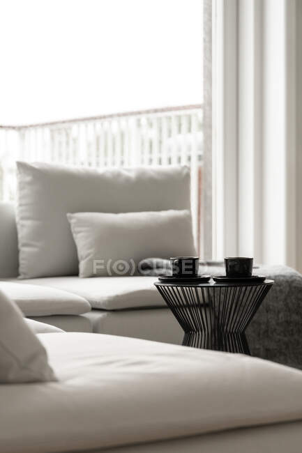 Роскошный и красивый дизайн интерьера гостиной — стоковое фото