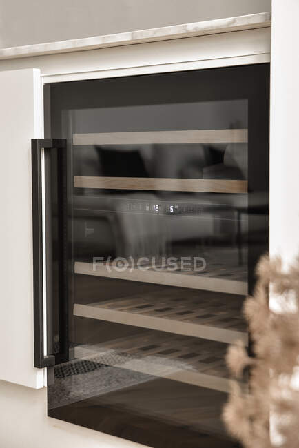 Close up de forno elegante em uma cozinha — Fotografia de Stock