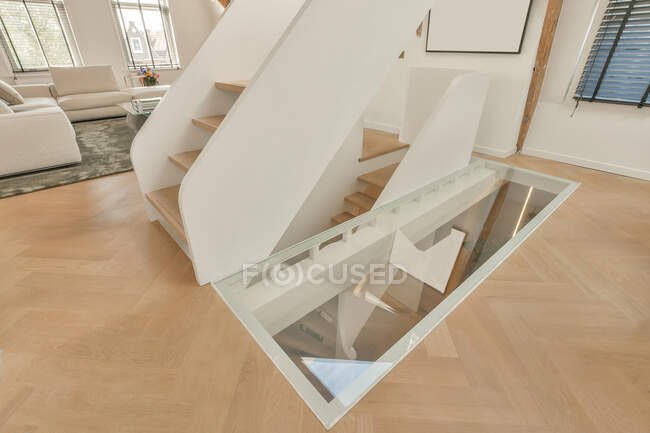 Luxury staircase hall of special design in an elegant house — Stock Photo