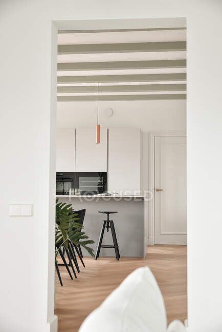 Blick von der Tür in die Küche — Stockfoto