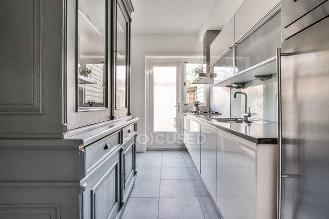 Interior of a beautiful kitchen of an elite house — Stock Photo