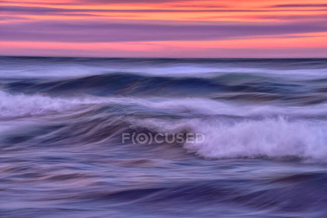 Sunset seascape com velocidade lenta e varredura — Fotografia de Stock