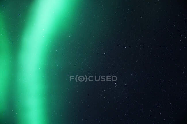 Espectacular aurora boreal verde en Tromso - foto de stock