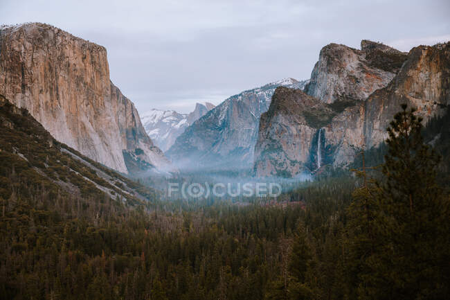 Grandes vistas del Parque Nacional Sequoia - foto de stock