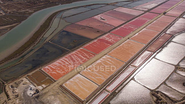 Вид с воздуха на соляные равнины в Андалусии, Испания — стоковое фото
