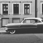 Vintage car placed on street — стоковое фото