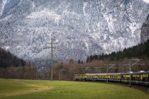 Tren a la montaña Jungfrau - foto de stock