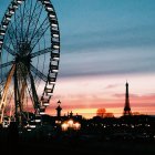 Ferris wheel at the Louvre — Stock Photo