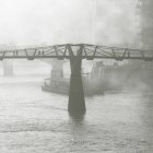 Millennium Bridge in fog — Stock Photo