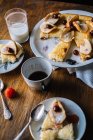 Quarkkuchen und Kaffee — Stockfoto