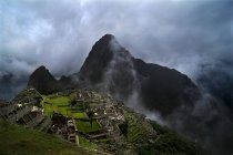 Machu Picchu sob nevoeiro — Fotografia de Stock