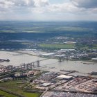 Vista aérea del cruce de Dartford y el paisaje circundante - foto de stock