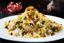 Plato festivo de arroz de Oriente Medio - foto de stock
