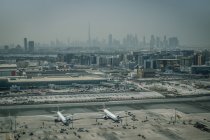 Dubai, Luftaufnahme des Flughafens — Stockfoto