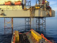 Embarcação de suporte de equipamento de óleo — Fotografia de Stock