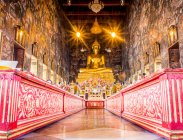 Buddha statue in temple — Stock Photo