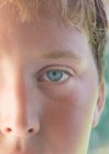 Хлопчик з зеленими очима — стокове фото