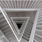 Pattern of diminishing perspective shaped staircase — Stock Photo
