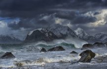 Mar tempestuoso, Noruega — Fotografia de Stock