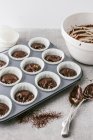 Шоколадні кекси в баранинах — стокове фото